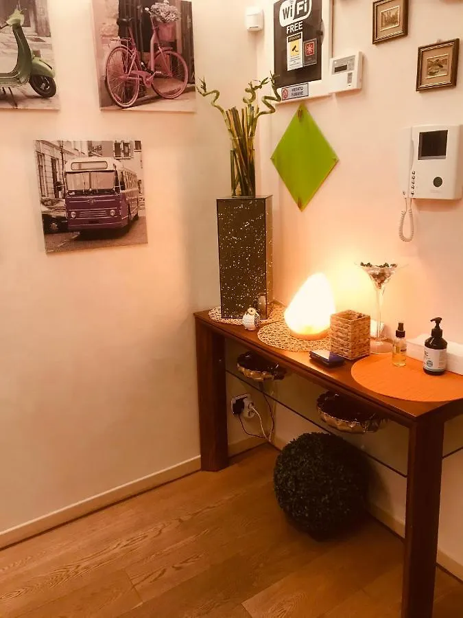Smart House Rooms Central Luxury Bergamo 0*,
