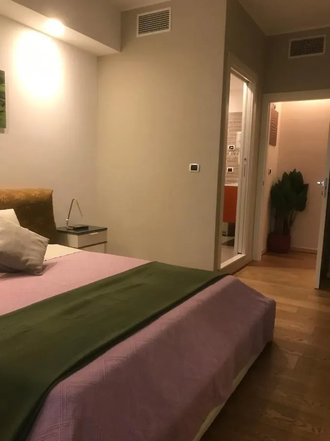 Smart House Rooms Central Luxury Bergamo Italien