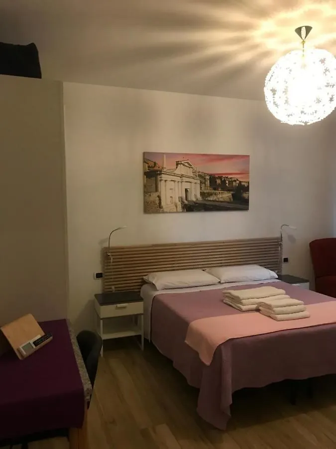 Frühstückspension Smart House Rooms Central Luxury Bergamo Italien