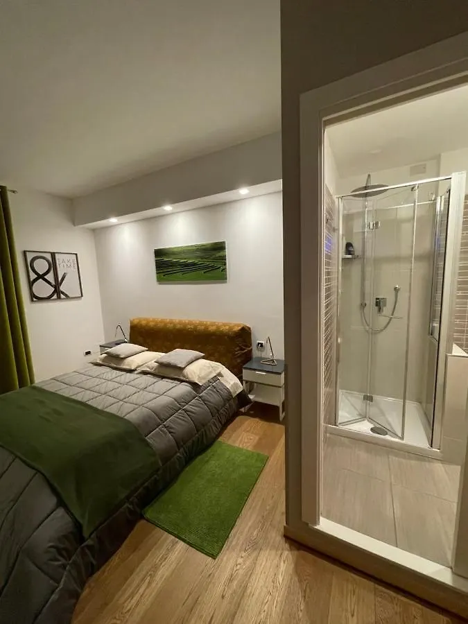 Smart House Rooms Central Luxury Bergamo Italien
