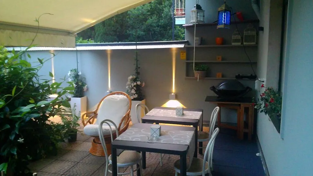 Smart House Rooms Central Luxury Bergamo 0*,