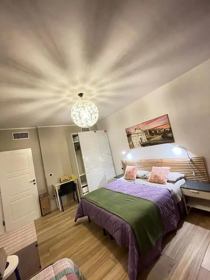 Smart House Rooms Central Luxury Bergamo 0*,  Italien