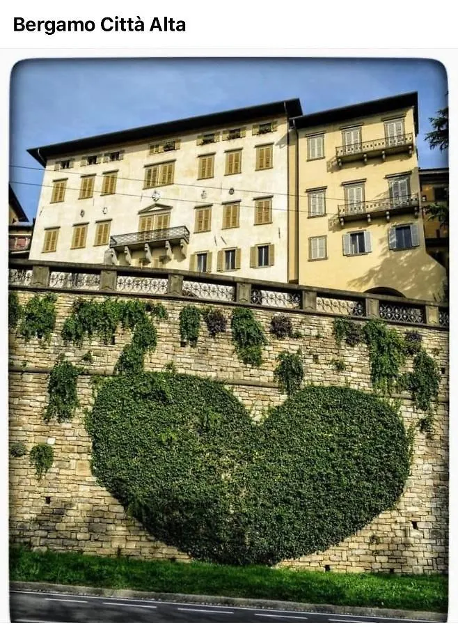 Smart House Rooms Central Luxury Bergamo Frühstückspension